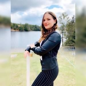 Meet your Posher, Cchanelle